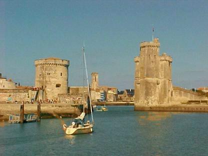 Sailing to the old harbour